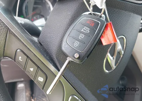 2016 Hyundai Santa Fe Sport 2.4L z USA, uszkodzony, nr VIN 5XYZT3LB7GG368175